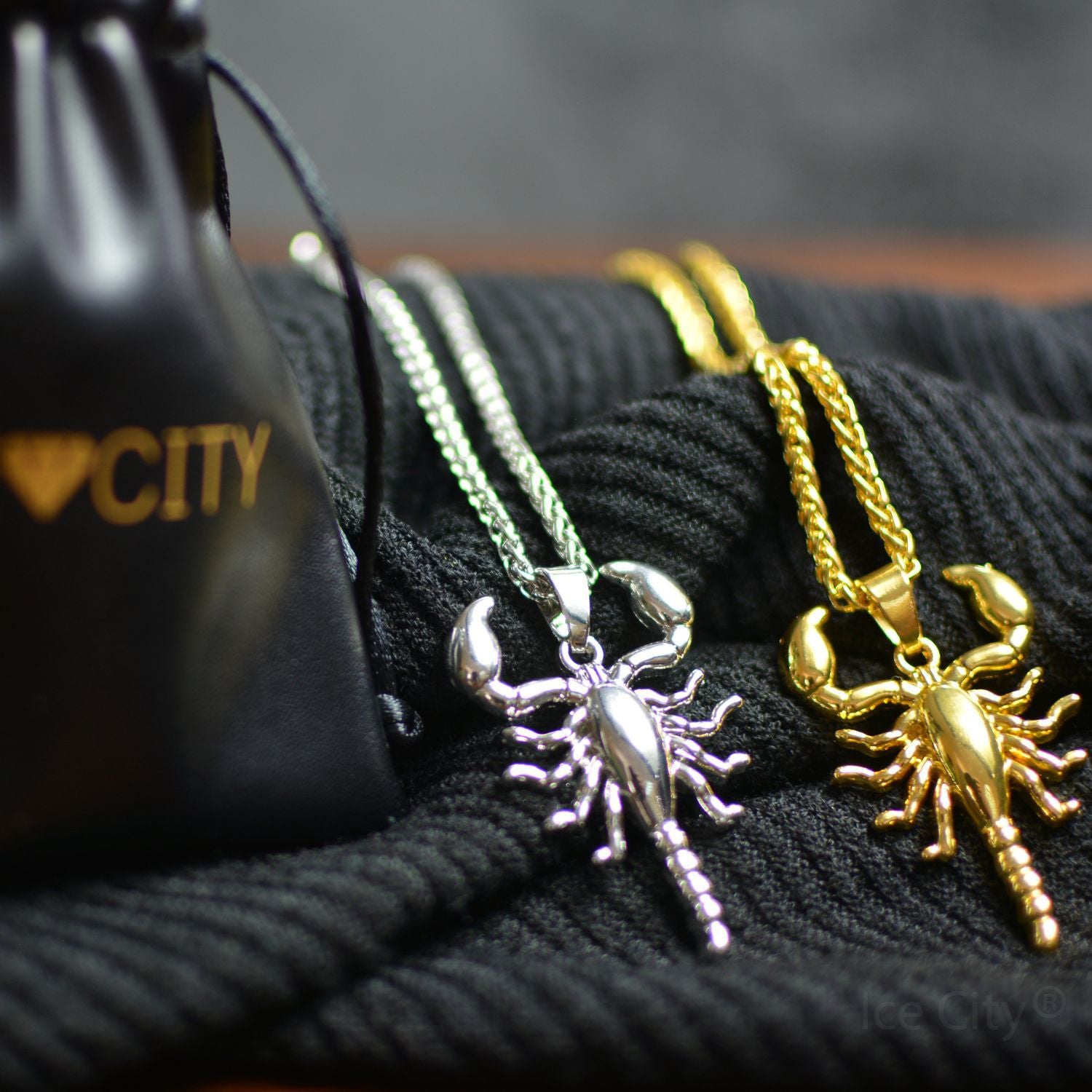 OIDEA Men’s Gothic Scorpion Necklace – Large Stainless Steel Punk Rock Pendant For Biker, Halloween, Cosplay & Everyday Wear